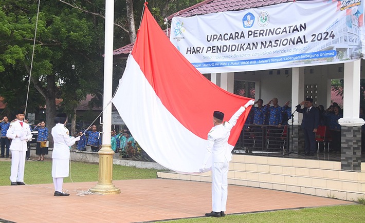 Jurusan Fisika Mengikuti Kegiatan Upacara Peringatan Hari Pendidikan Nasional Tahun 2024